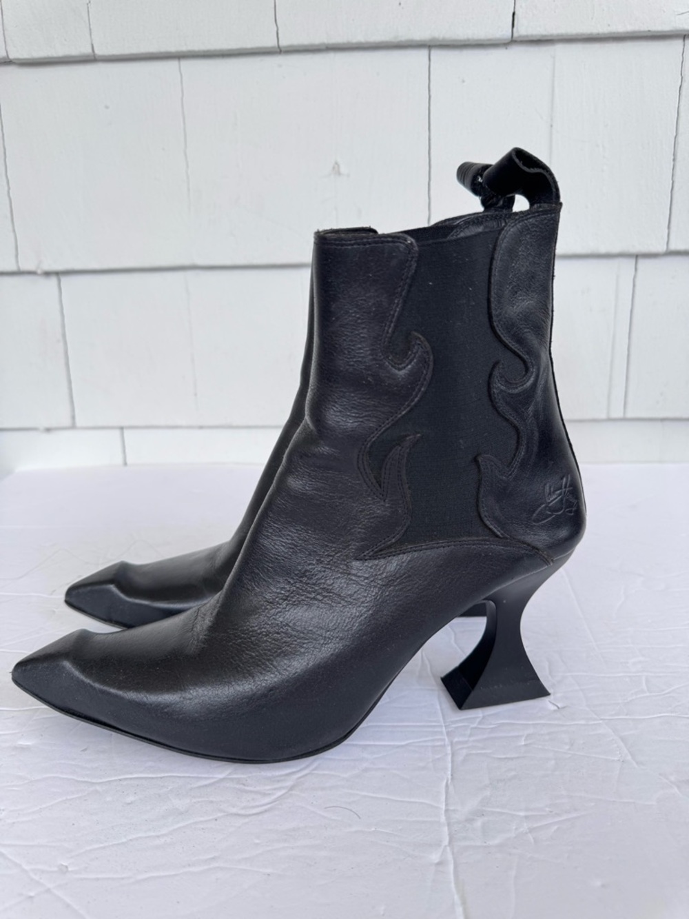 John Fluevog Aspasia Flamed Chelsea Boot Black size 9.5